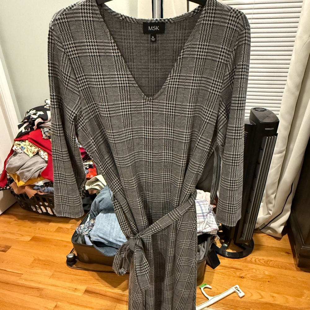 MSK Black and White Checkered Long Sleeve Dress
